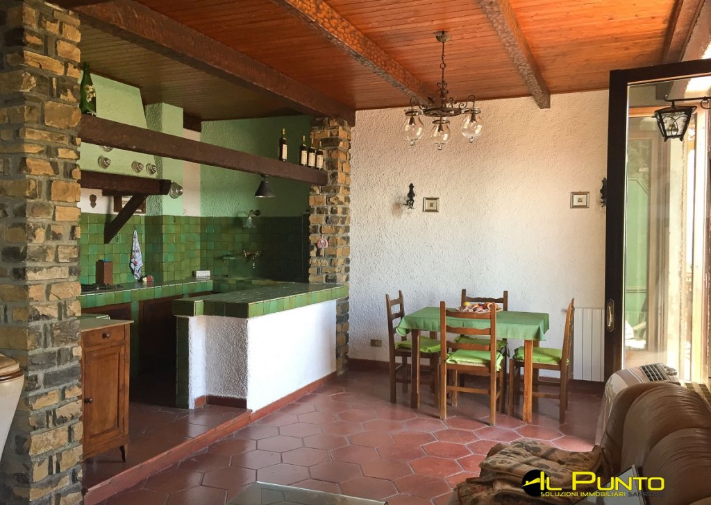 Sale Penthouse/Last floor Bajardo - BAJARDO Large three-bedroom home with spectacular mountains and sea views. Locality 