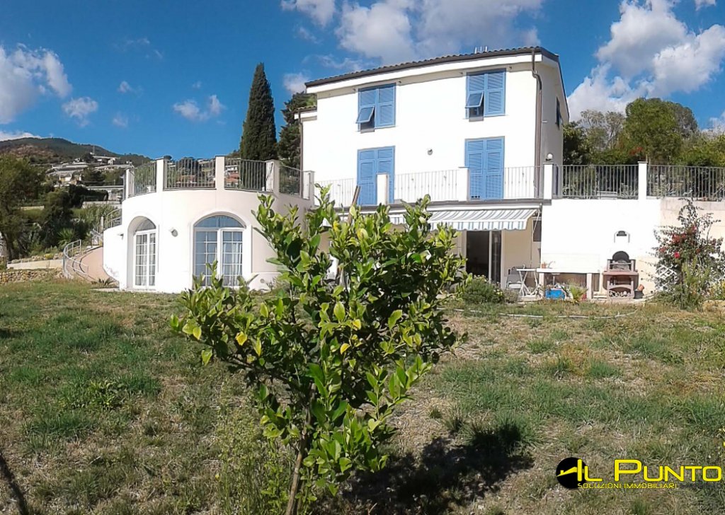 Sale Villas and Independent Houses Sanremo - Villa with sea view, made with quality materials and low energy impact Locality 