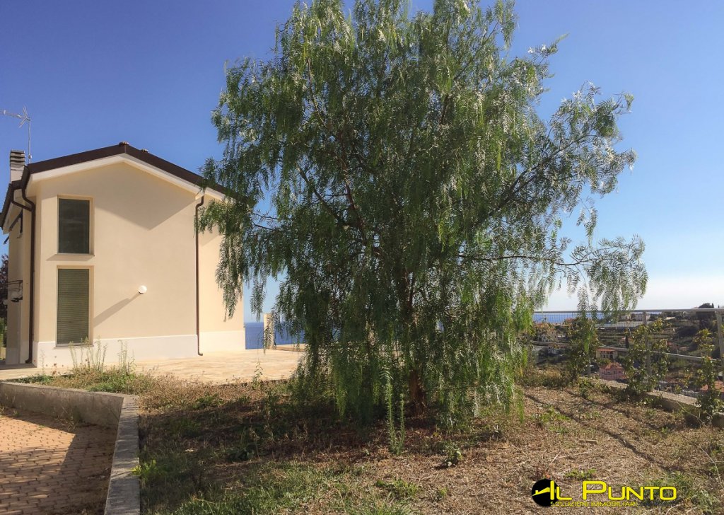 Sale Villas and Independent Houses Sanremo - Villa with sea view, low energy impact Locality 