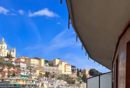 SANREMO two-room apartment 350 meters from the market square