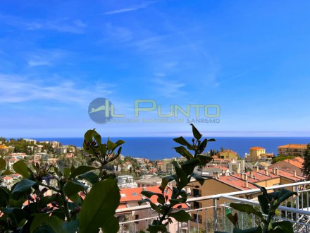 SANREMO three-room apartment with large outdoor spaces