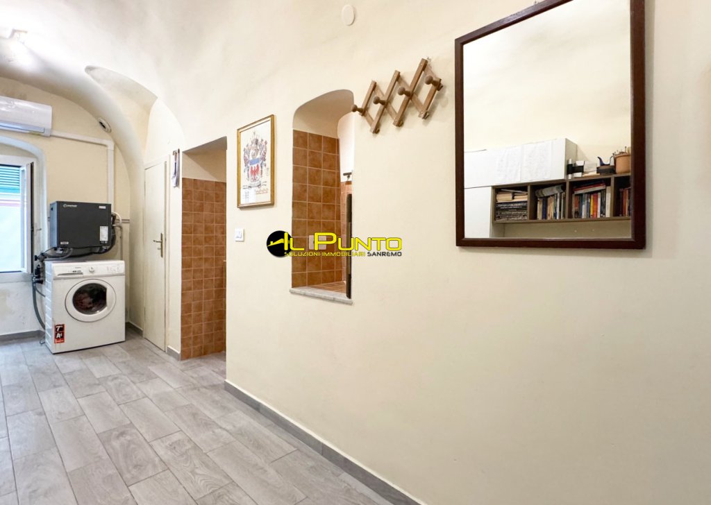 Appartamento monolocale in vendita  via Dritta 24, Bordighera, località Bordighera Alta
