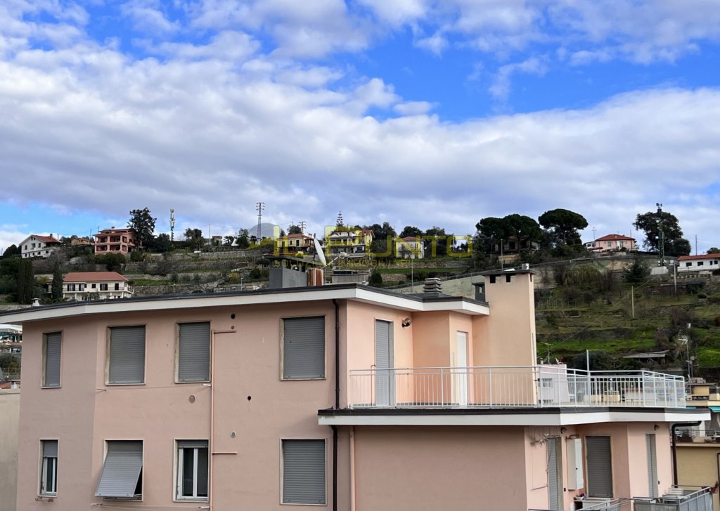 Vendita Appartamento Sanremo - SANREMO trilocale zona mercato Località Zona Mercato