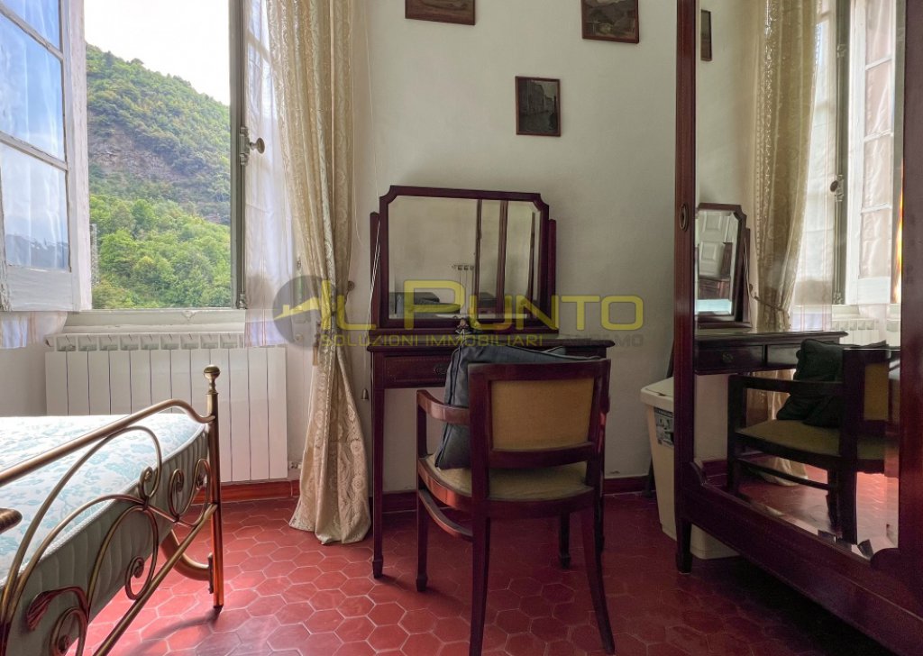 Sale Apartment Castel Vittorio - CASTEL VITTORIO house with tavern and garden in the ancient village Locality 