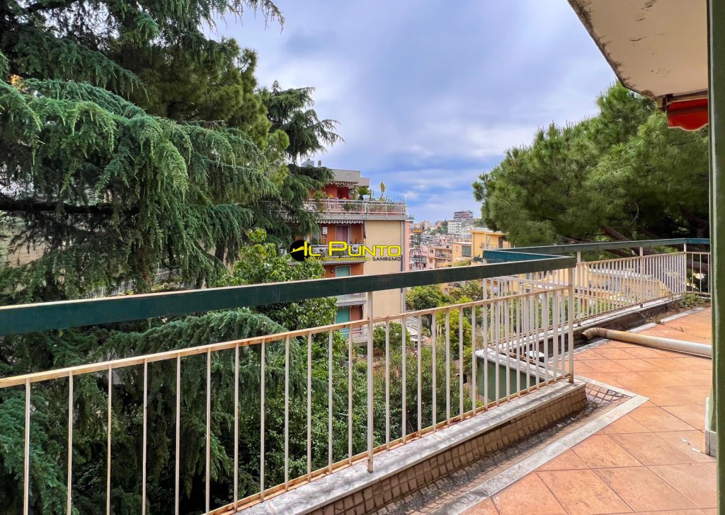 Sale Penthouse/Last floor Sanremo - SANREMO penthouse in an area convenient to services Locality 