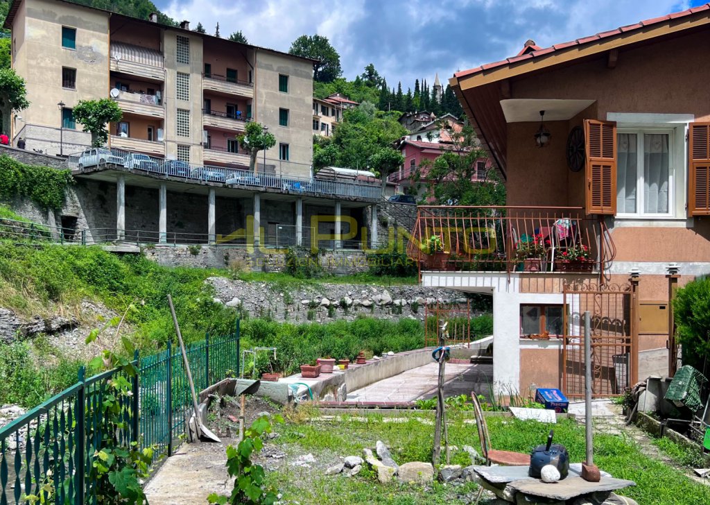 Продажа Независимые дома MolinidiTriora - Отдельно стоящий дом MOLINI di TRIORA с огородом Город 