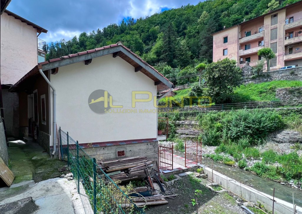 Villas and Independent Houses for sale  via Canei 1, Molini di Triora, locality Center-Riverside