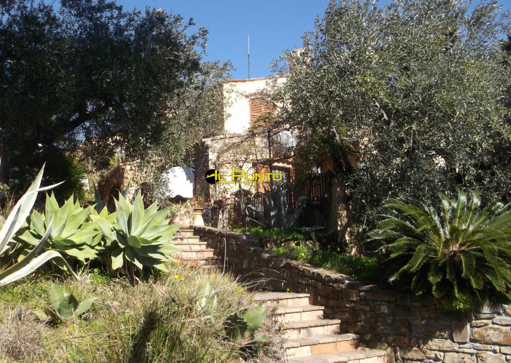 Villas and Independent Houses for sale  via Val d'Olivi 179, Sanremo, locality San Martino